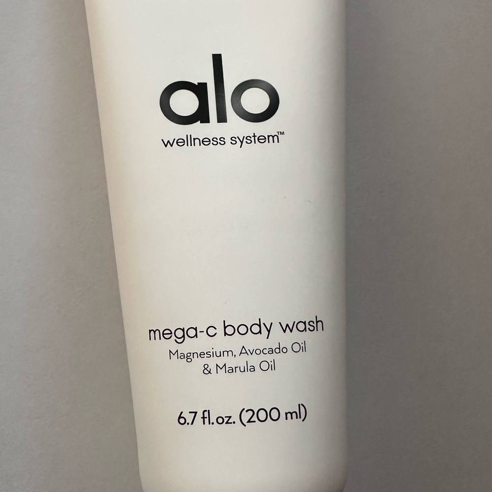 ALO Yoga Mega-C Body Wash - Cream